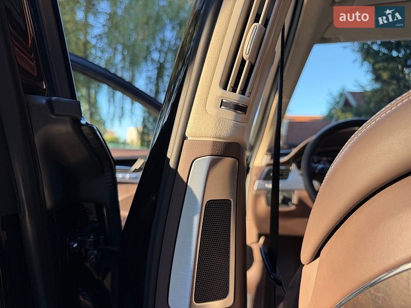 Седан Audi A8 2013 в Киеве
