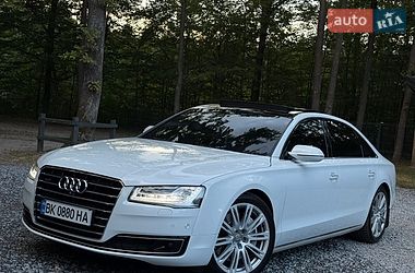 Седан Audi A8 2015 в Радивиліві