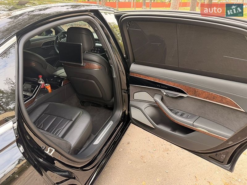 Седан Audi A8 2019 в Києві