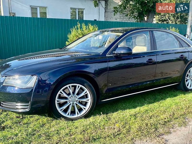 Седан Audi A8 2010 в Глобиному