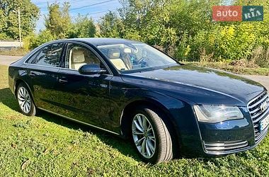 Седан Audi A8 2010 в Глобиному