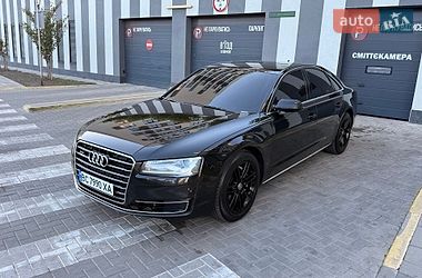 Седан Audi A8 2014 в Львове