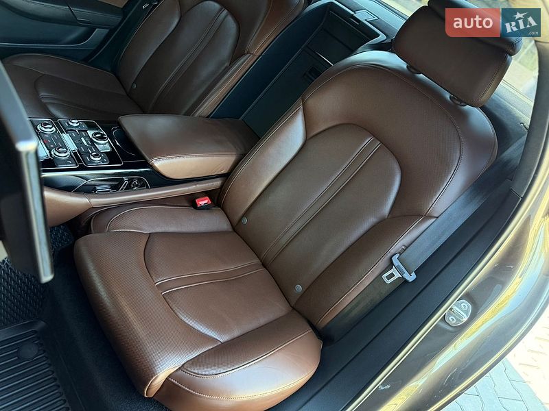 Седан Audi A8 2014 в Кривом Роге