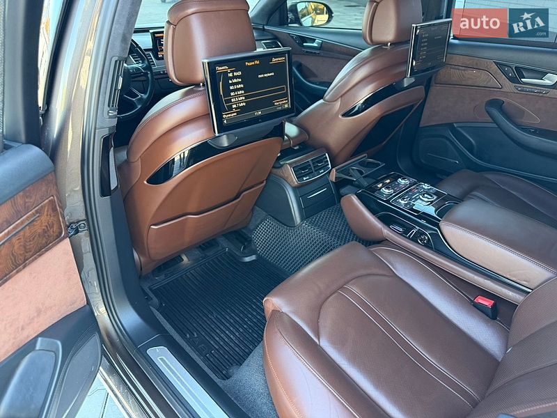 Седан Audi A8 2014 в Кривом Роге