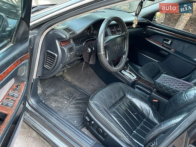 Седан Audi A8 1996 в Прилуках