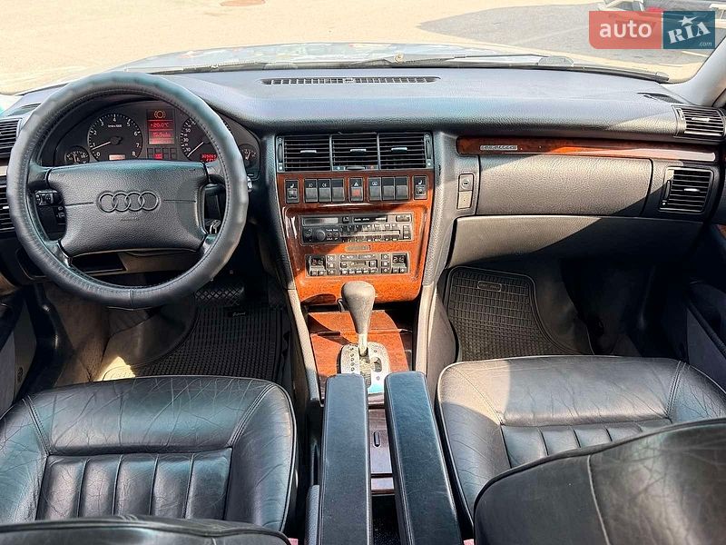 Седан Audi A8 1997 в Киеве