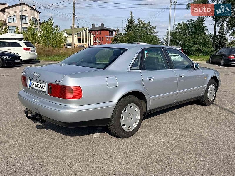 Седан Audi A8 1997 в Киеве