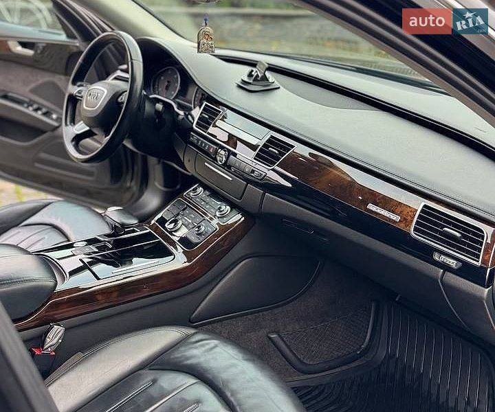 Седан Audi A8 2017 в Житомире