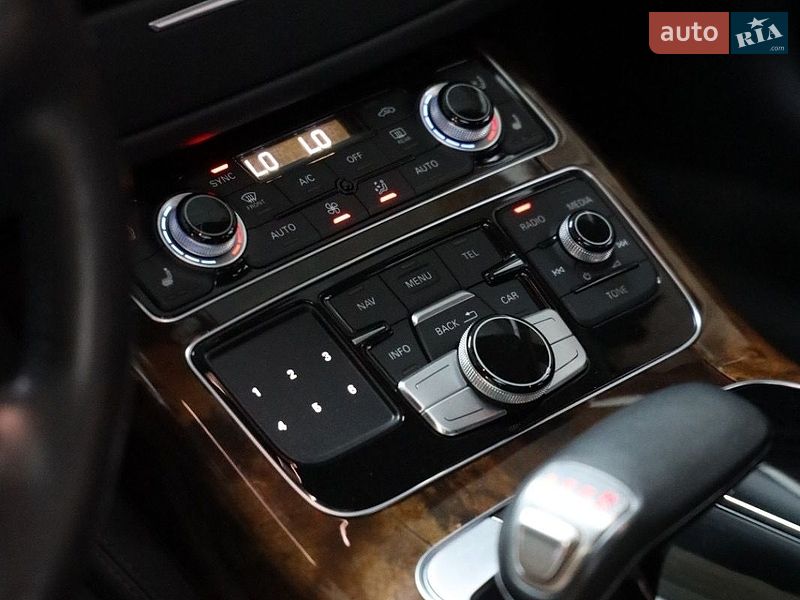 Седан Audi A8 2017 в Луцьку