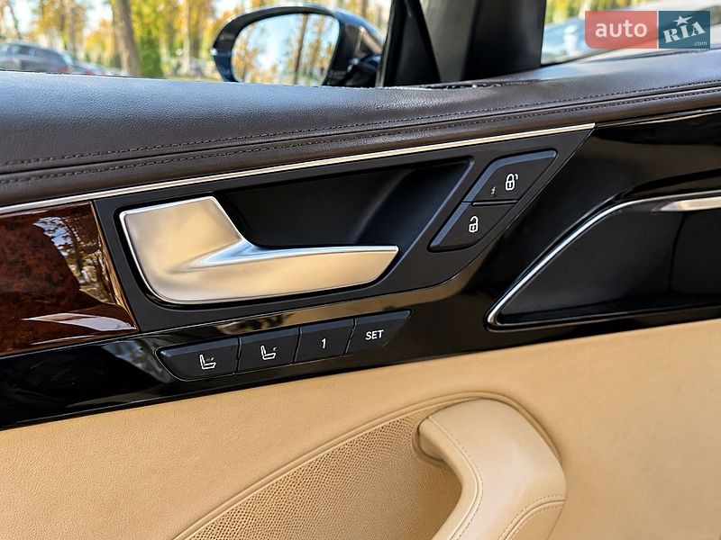 Седан Audi A8 2013 в Харькове
