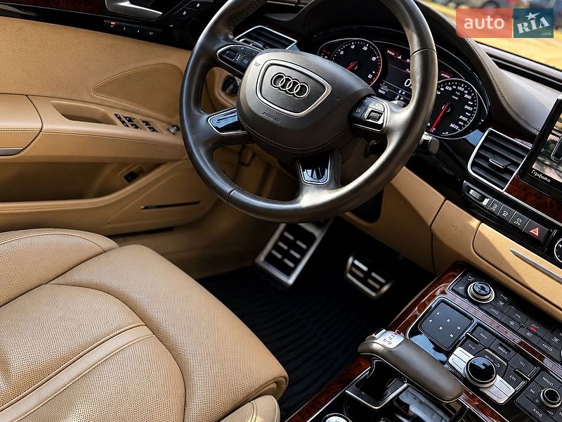 Седан Audi A8 2013 в Харькове