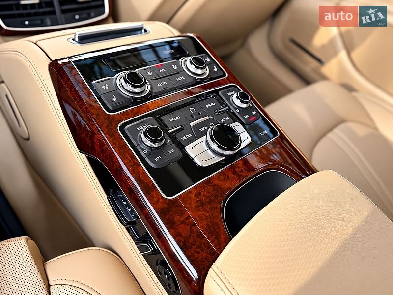 Седан Audi A8 2013 в Харькове