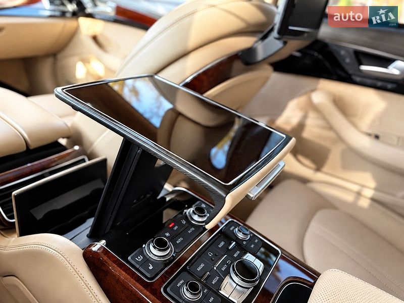 Седан Audi A8 2013 в Харькове