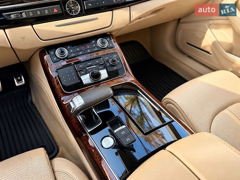 Седан Audi A8 2013 в Харькове