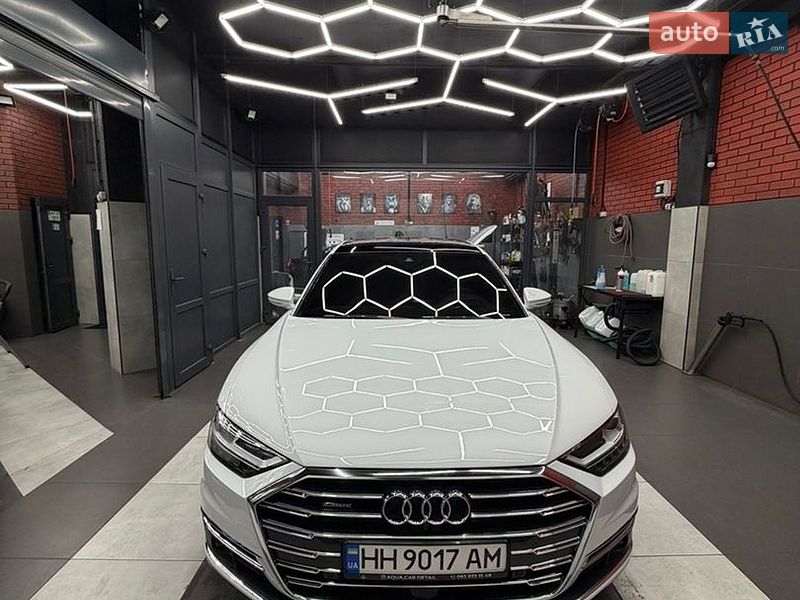 Седан Audi A8 2019 в Одесі фото Седан Audi A8 2019 в Одесі