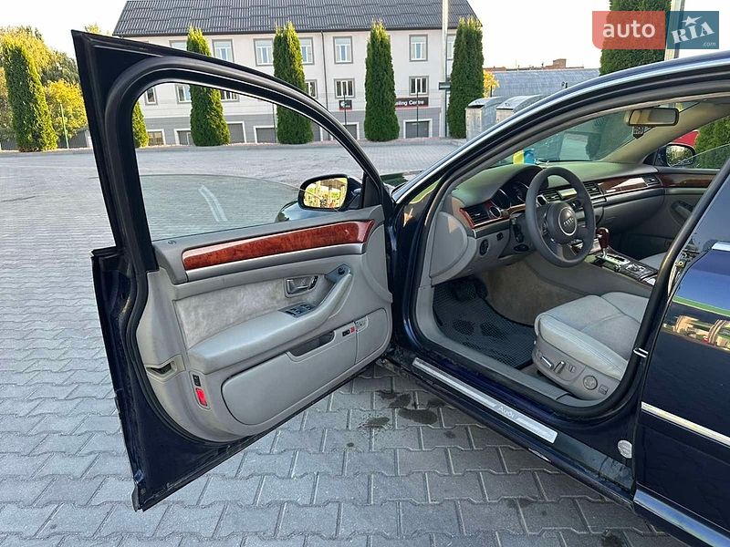 Седан Audi A8 2003 в Первомайську