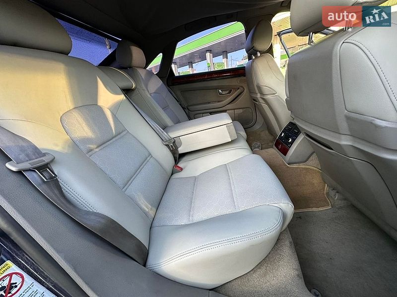 Седан Audi A8 2003 в Первомайську