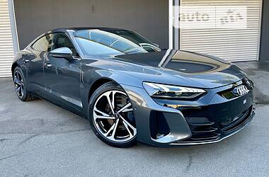 Лифтбек Audi e-tron GT 2022 в 