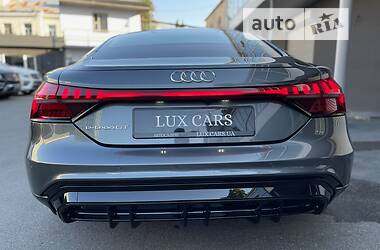 Лифтбек Audi e-tron GT 2022 в 
