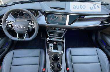 Лифтбек Audi e-tron GT 2022 в 