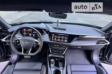 Ліфтбек Audi e-tron GT 2022 в 