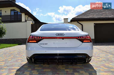 Лифтбек Audi e-tron GT 2023 в 
