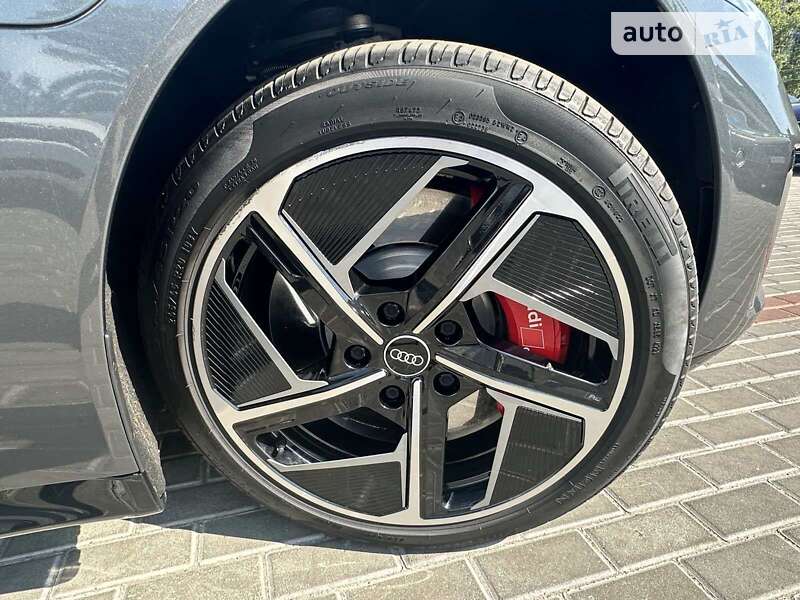Лифтбек Audi e-tron GT 2022 в Киеве