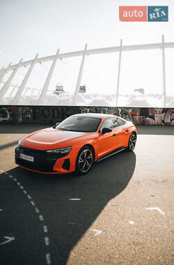 Лифтбек Audi e-tron GT 2021 в 