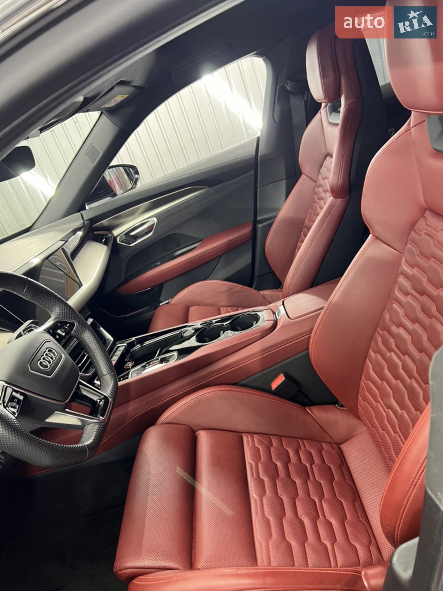 2021 Audi e-tron GT - мініатюра 21