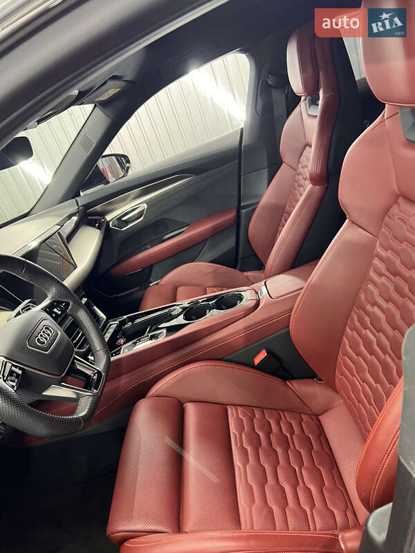 Лифтбек Audi e-tron GT 2022 в Киеве