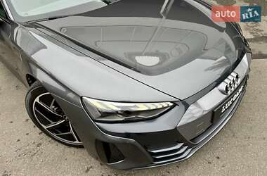Лифтбек Audi e-tron GT 2021 в 