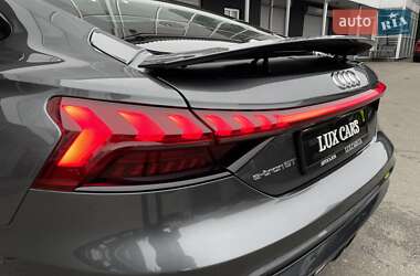 Лифтбек Audi e-tron GT 2021 в 