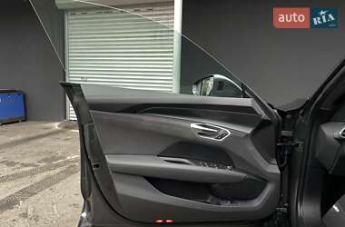 Лифтбек Audi e-tron GT 2021 в 