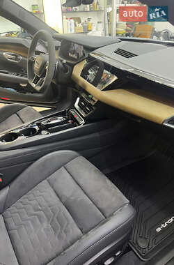 Лифтбек Audi e-tron GT 2022 в 