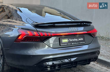 Лифтбек Audi e-tron GT 2021 в 