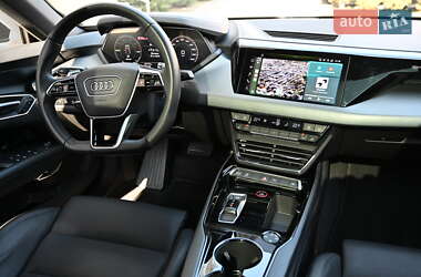 Лифтбек Audi e-tron GT 2021 в 