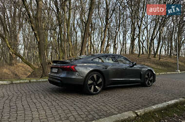 Лифтбек Audi e-tron GT 2021 в 