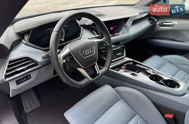 Лифтбек Audi e-tron GT 2021 в 