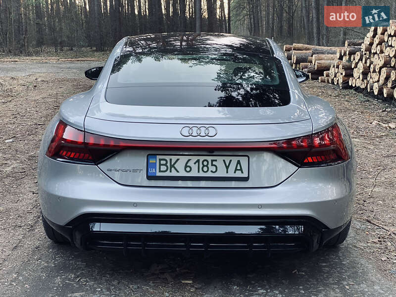 Лифтбек Audi e-tron GT 2021 в Нетешине