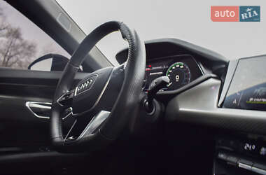 Ліфтбек Audi e-tron GT 2021 в 
