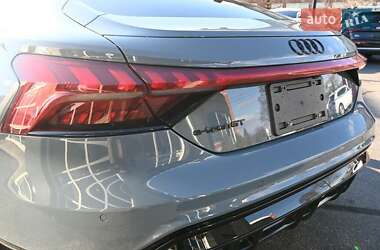 Лифтбек Audi e-tron GT 2022 в 