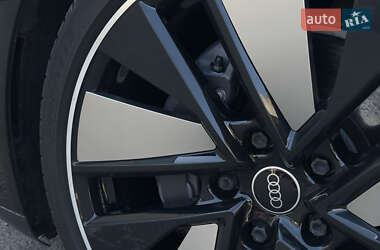 Лифтбек Audi e-tron GT 2021 в 