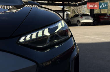 Лифтбек Audi e-tron GT 2021 в 