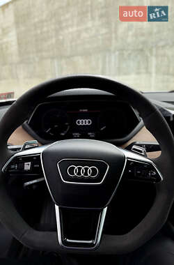 Лифтбек Audi e-tron GT 2021 в 