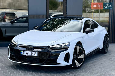 Лифтбек Audi e-tron GT 2022 в 