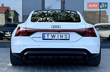 Лифтбек Audi e-tron GT 2022 в 