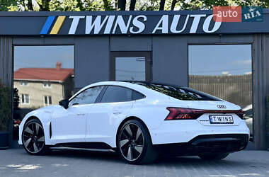 Лифтбек Audi e-tron GT 2022 в 