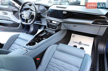 Лифтбек Audi e-tron GT 2022 в 