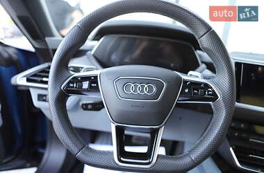 Лифтбек Audi e-tron GT 2022 в 