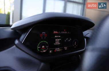 Лифтбек Audi e-tron GT 2022 в 